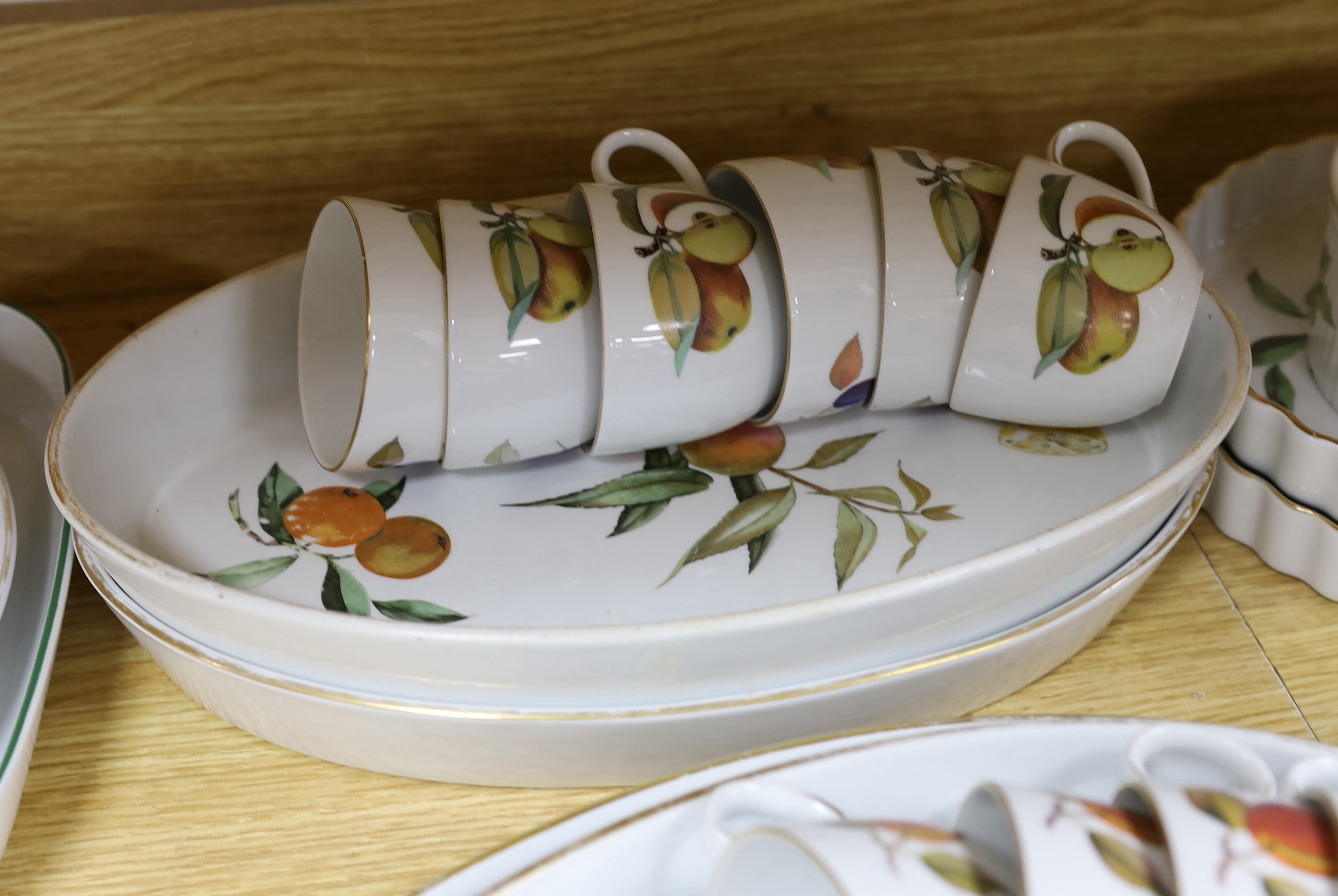 A quantity of Worcester ‘Evesham’ pattern dinner ware